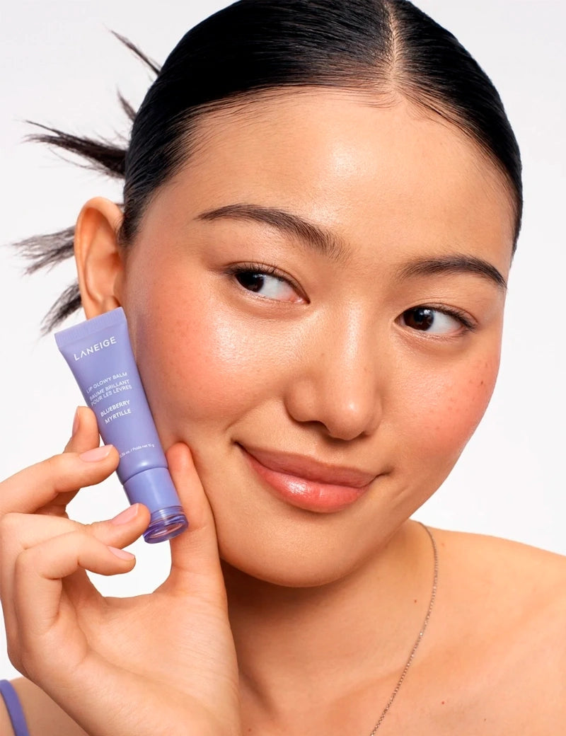 LIP GLOWY BALM BLUEBERRY - Bálsamo Labial